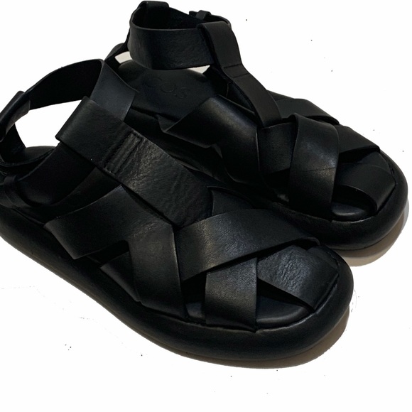 COS Shoes - COS Women’s Leather Fisherman Sandals